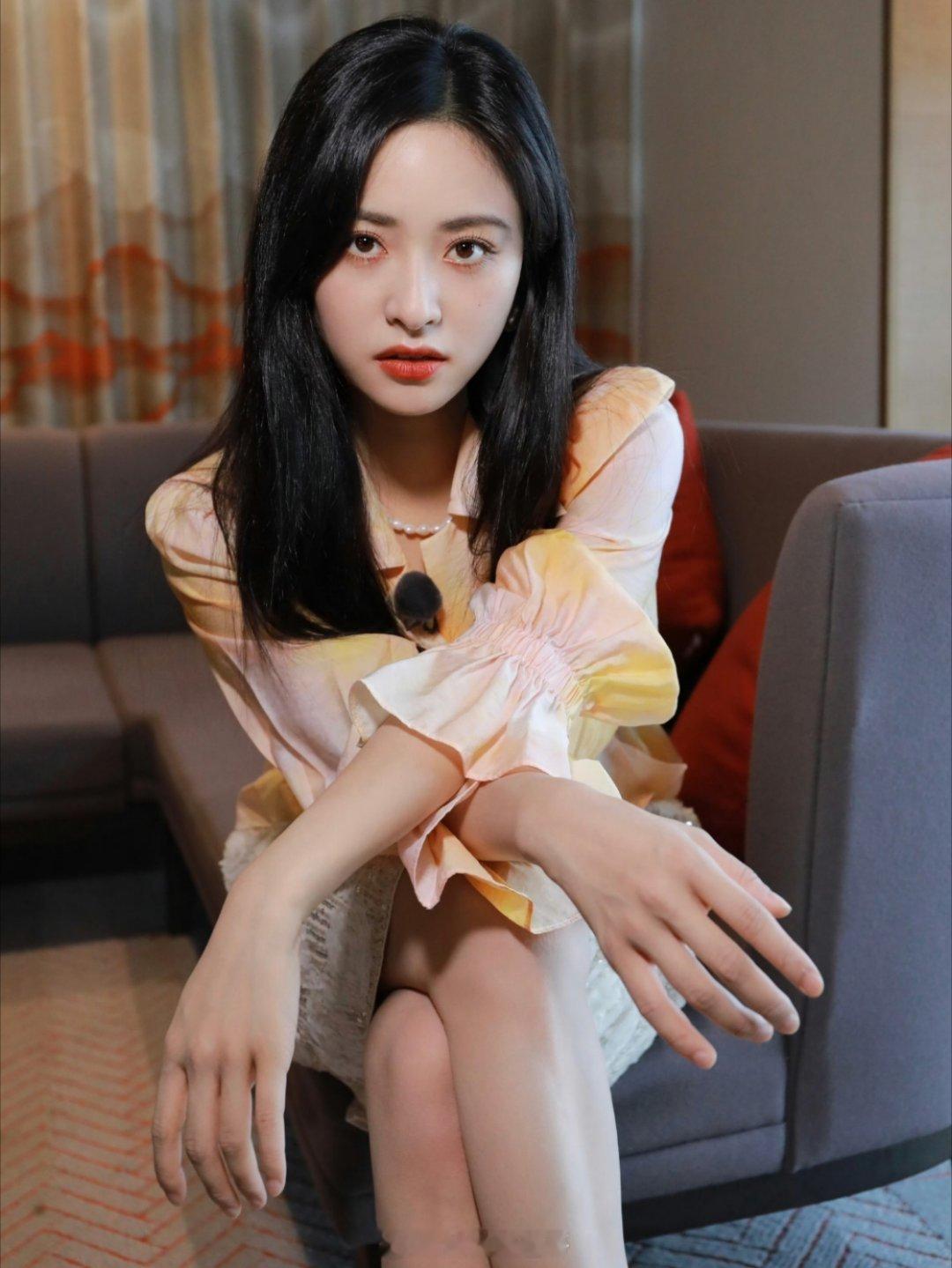 沈月飞行录制《三餐四季》，央视综艺 