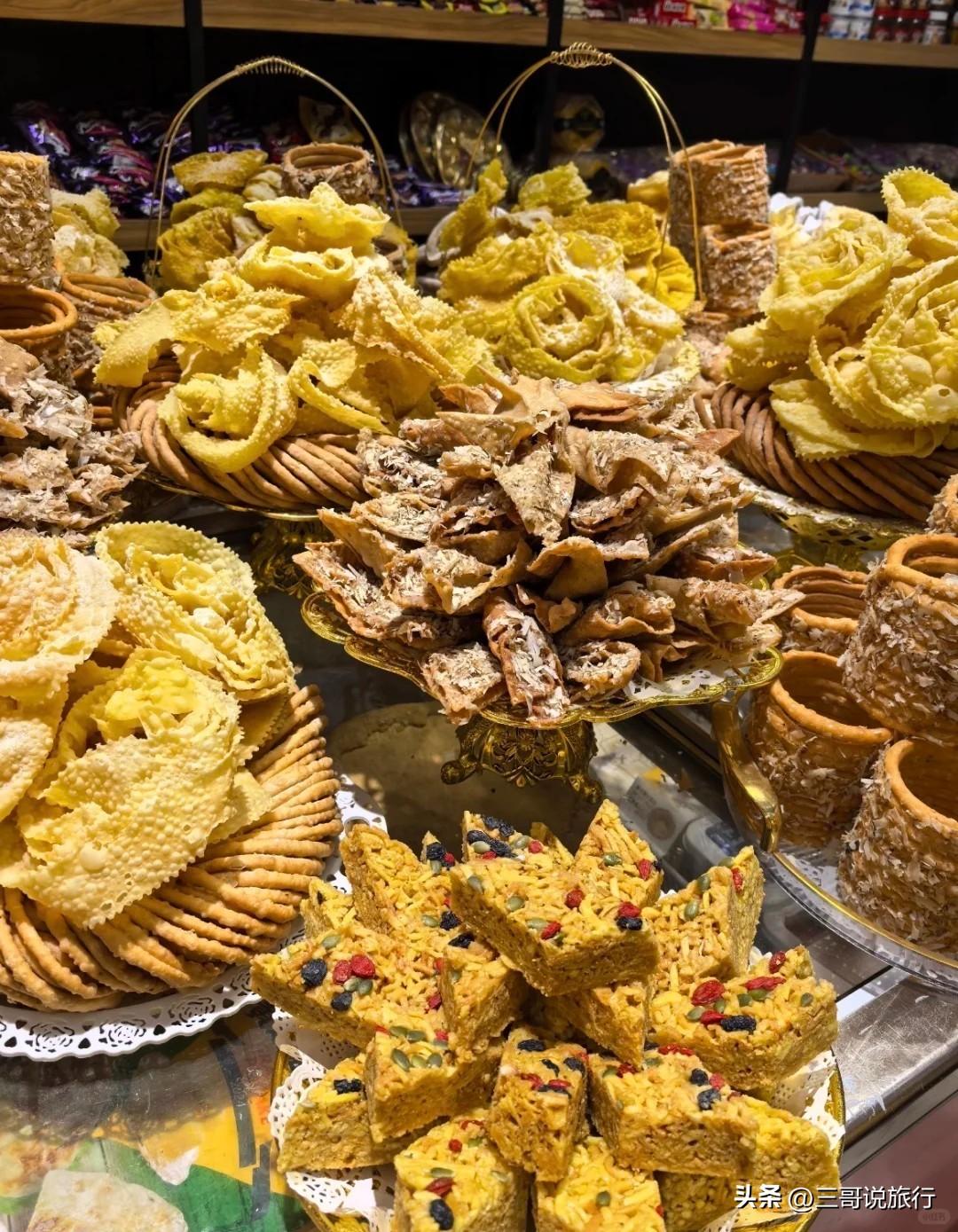 🏔️风经新疆，味入星河
 
远赴人间惊鸿宴，一睹新疆盛世颜。
我想，世界的浪漫