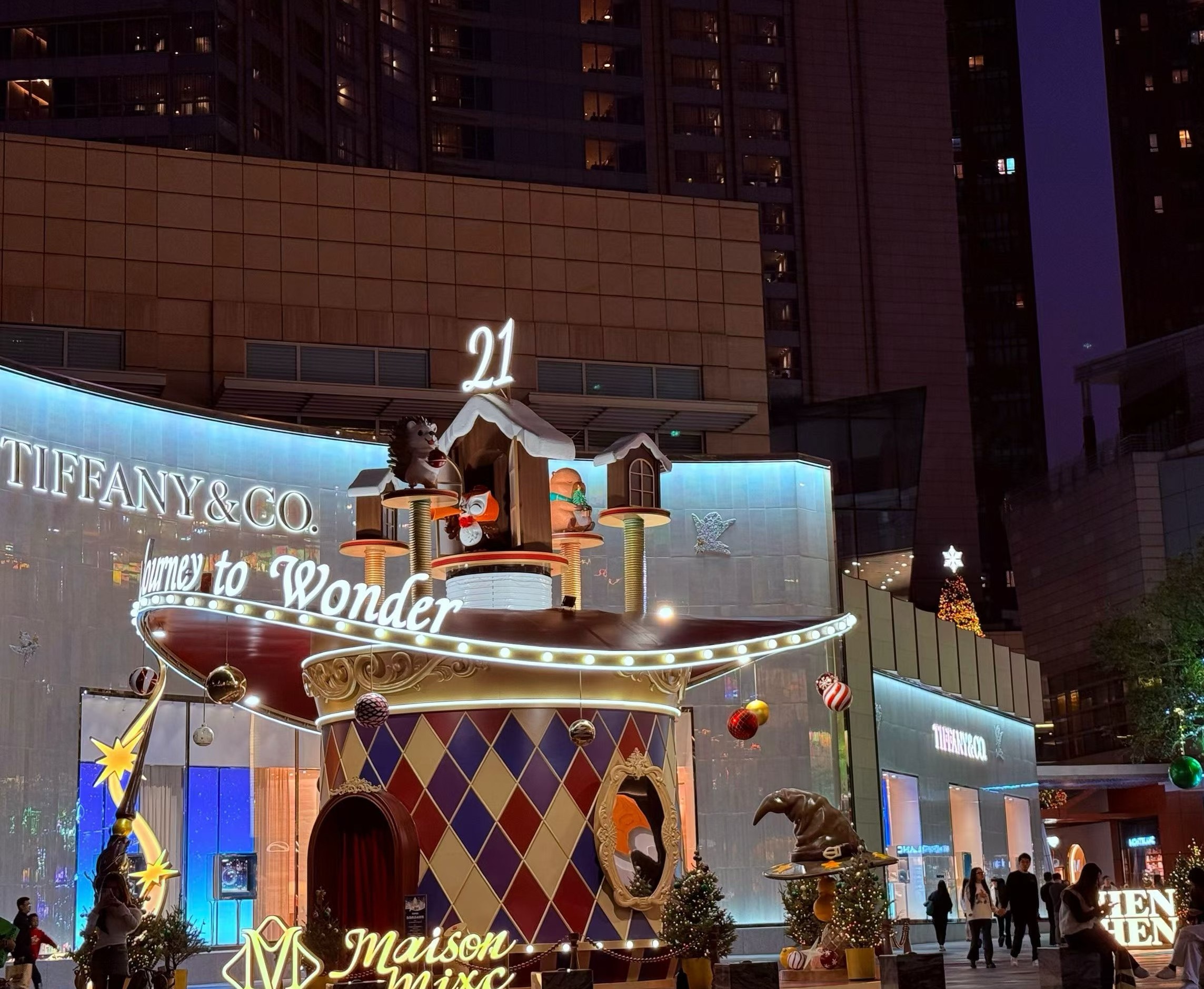 改变自己最快、最有效的三种方法：动起来；静下来；直面恐惧。心理学称之为：行为疗法