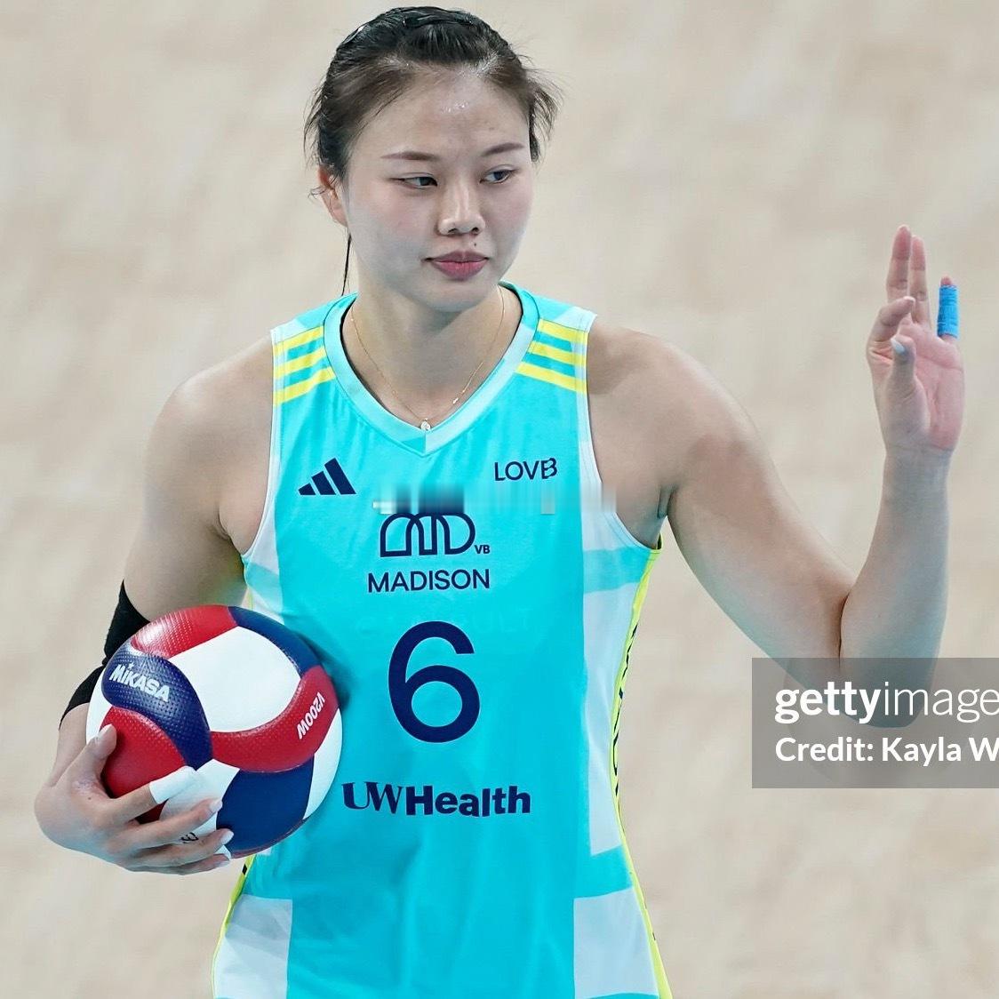 📊🇨🇳龚翔宇：（4局）▶️16分：24扣9中2失误3被拦（成功率38%效率