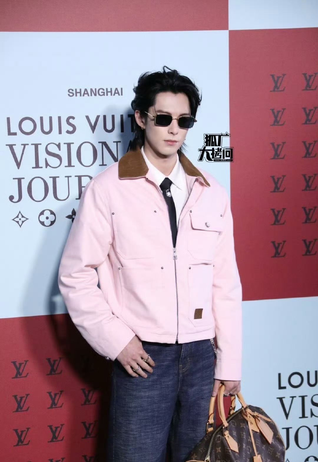 LV大秀红毯生图，来看看状态王鹤棣、龚俊、白敬亭、林一 把Lv演绎出各种风格的帅