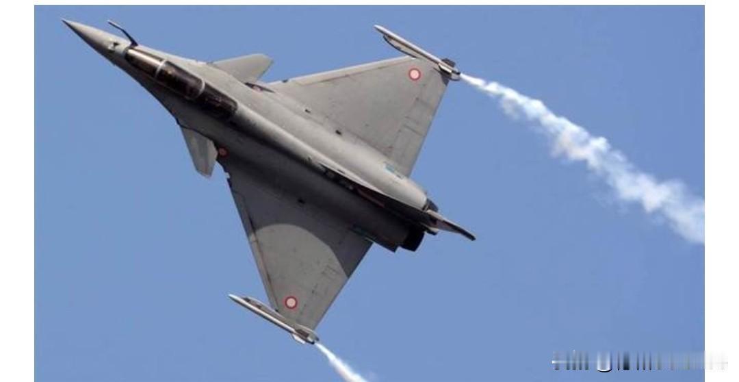 大买100架飙风战机问题多 乌克兰能扭转对俄攻势吗

乌克兰总统泽伦斯基与法国总