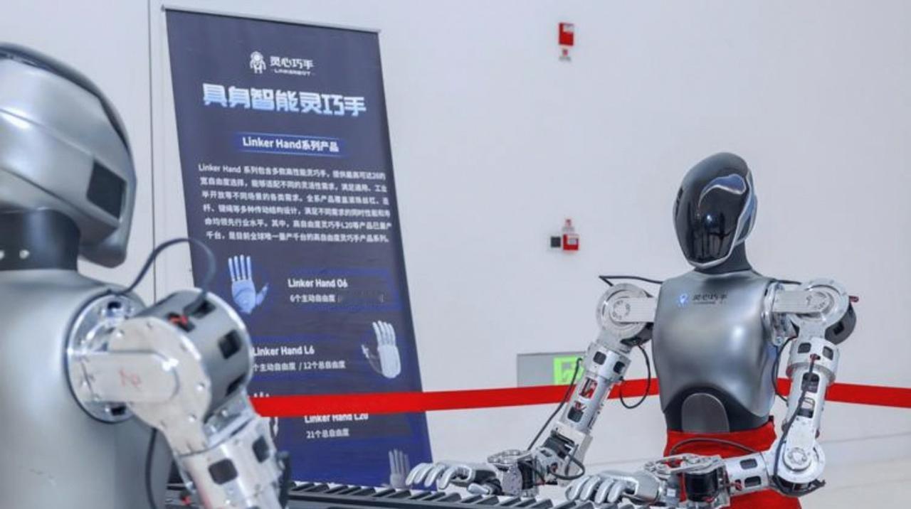 中国高自由度机械手领军企业「灵心巧手」（Linkerbot）正谋划港股IPO，拟