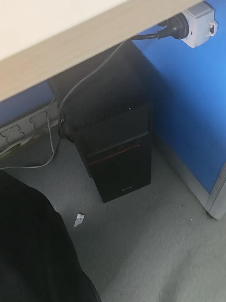 自己修电脑分享这台电脑大概有4年了了，性能还不错，虽然不是很强，日常办公够用了