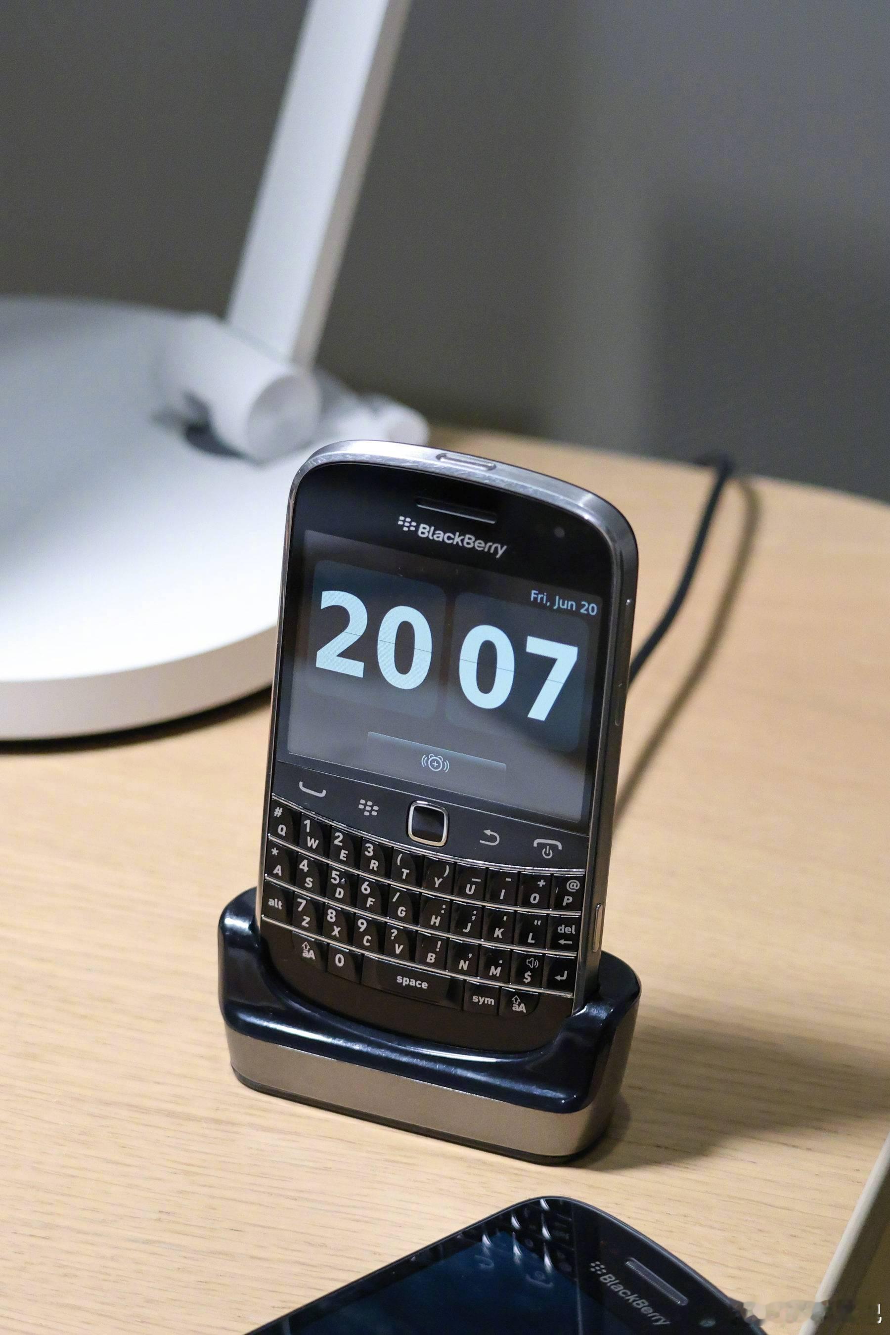 怀旧小抽屉 BlackBerry 9900来自：KyleBing ​​​