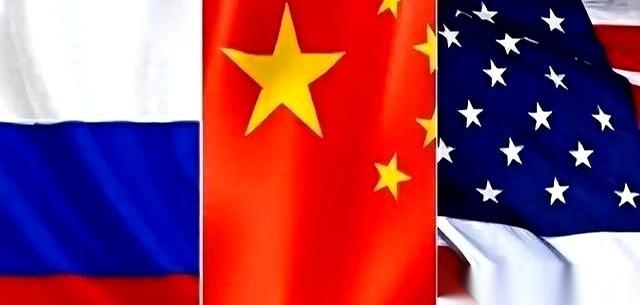 霍尔木兹海峡，这条全球能源的“脖子”，现在快被掐得喘不过气了。
路透社最近盯着海