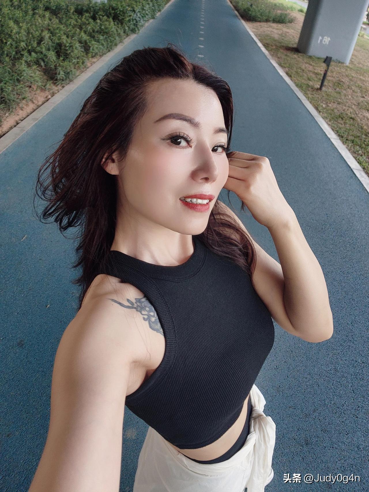 向阳而生，逐光而行。