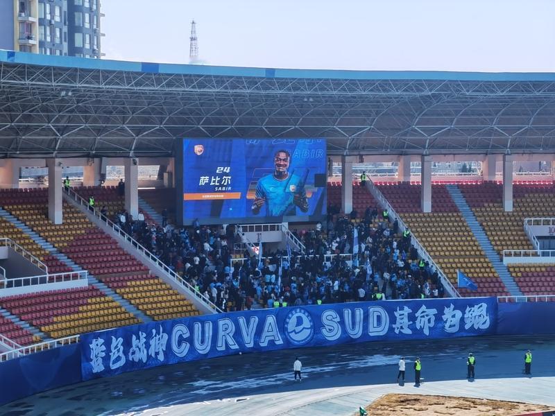 张耀坤执掌大连鲲城，我还挺看好的。他可是大连足坛旗帜，在大连实德当主力时，中卫位