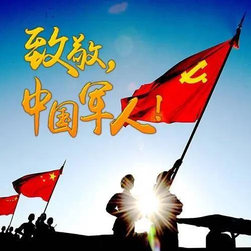 10月17日上午，营区大门外的悬铃木落了半地黄叶，当涂着迷彩的运兵车转过路口的那