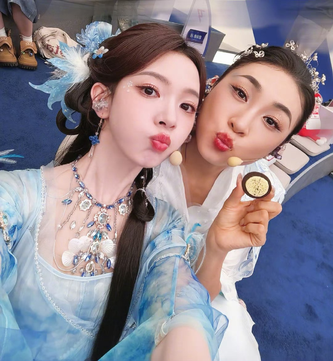 陈瑶浪姐合照含月量好高女孩们在一起对我的眼睛很好