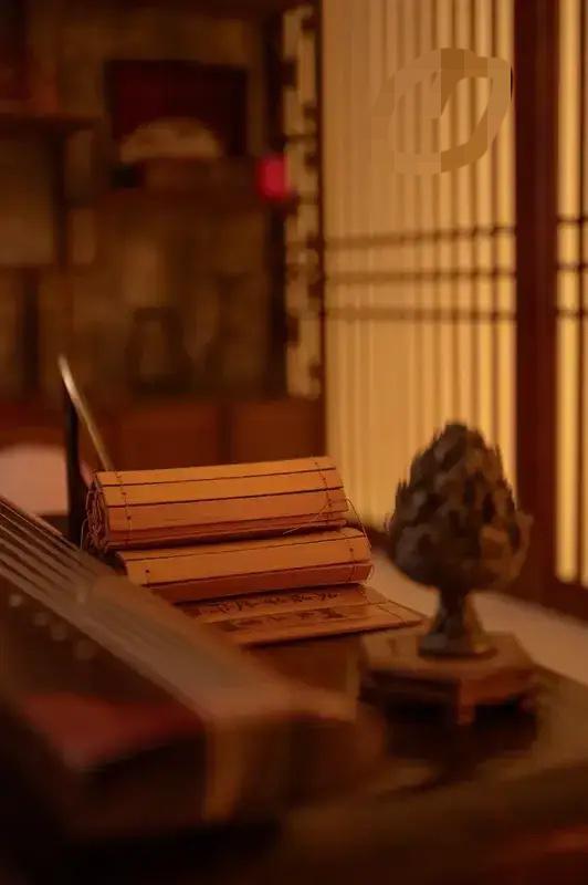 被房子碾碎的姻缘

去年秋分那天，我家小子阿远领对象晓妍回家。院角石榴树挂着红灯
