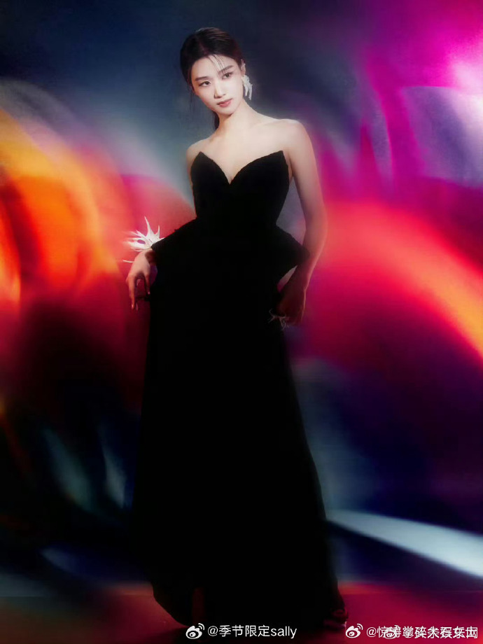 卢昱晓出发造型vs红毯造型卢昱晓vogue出发图vs红毯图卢昱晓工作室审美卢昱晓
