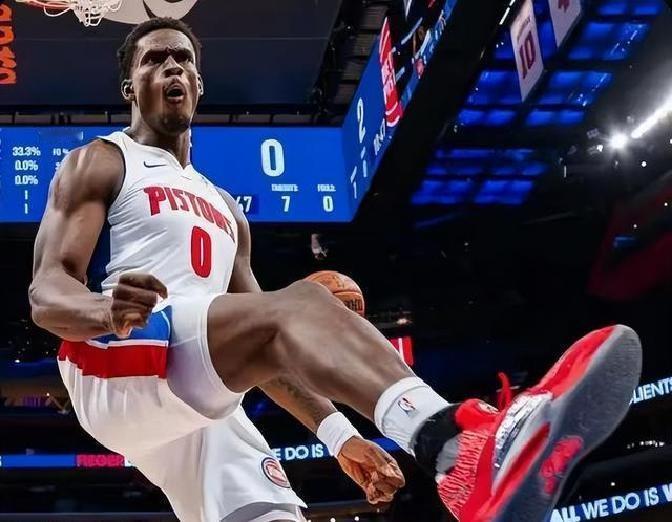 布朗33+10终结活塞13连胜！坎宁安42+8里程碑，马祖拉用废西蒙斯
别做梦了