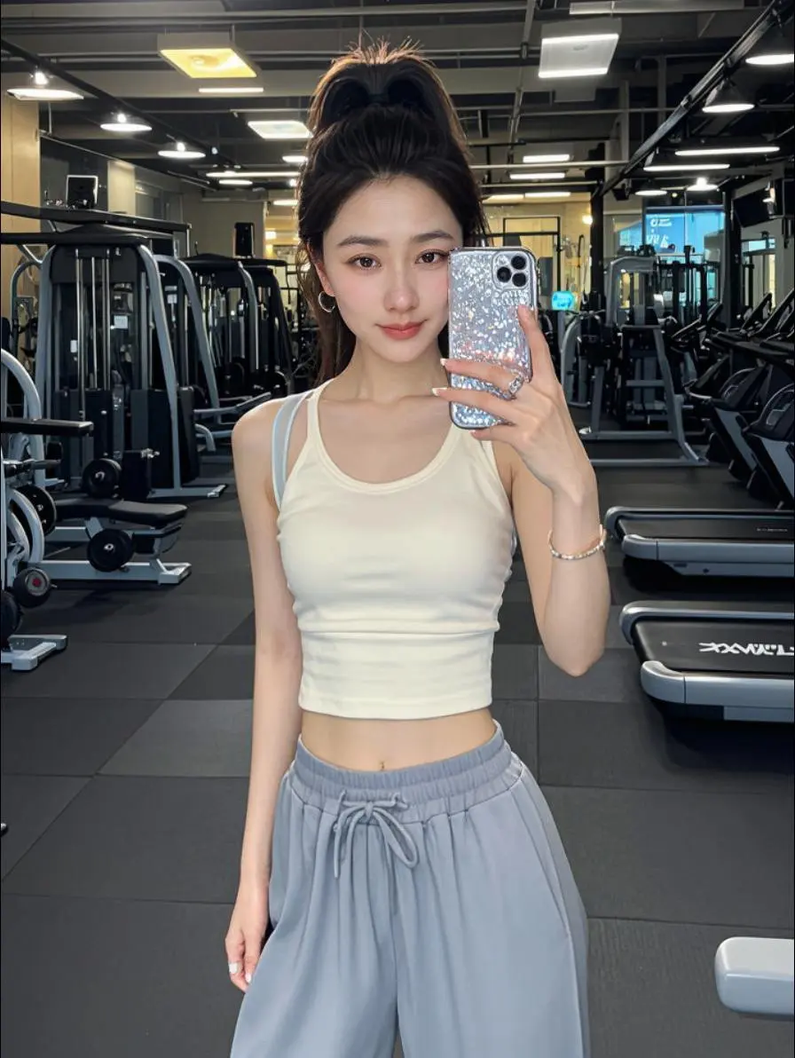 如果要练成这个身材的话，是不是得先把自己饿死，光健身不行吧，哈哈