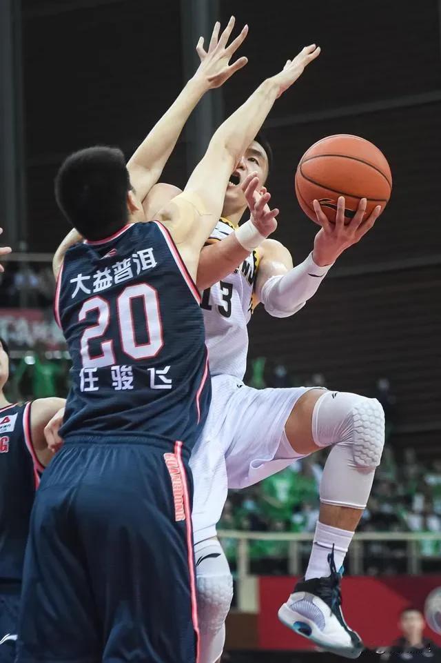 不出意外，CBA常规赛前4名排列顺序如下：
1.新疆伊力特队
2.辽宁本钢男篮
