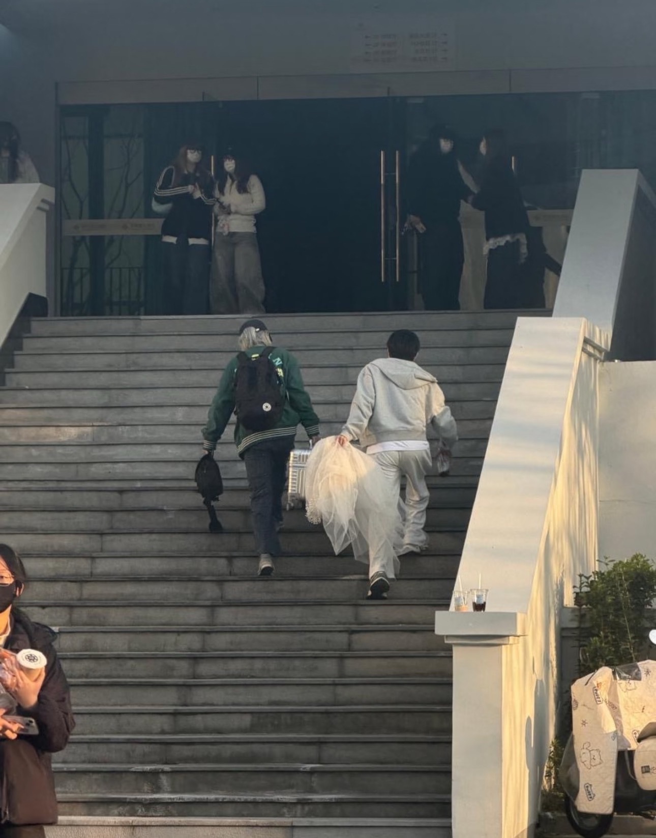 田作之赫白婚纱名场面逐玉线下追剧团有白头纱！田作之赫名场面要来了吗