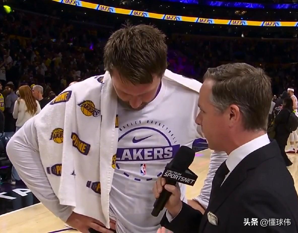 季后赛模式！东契奇谈詹姆斯：

“勒布朗现在状态很好。”

“切换到季后赛的模式