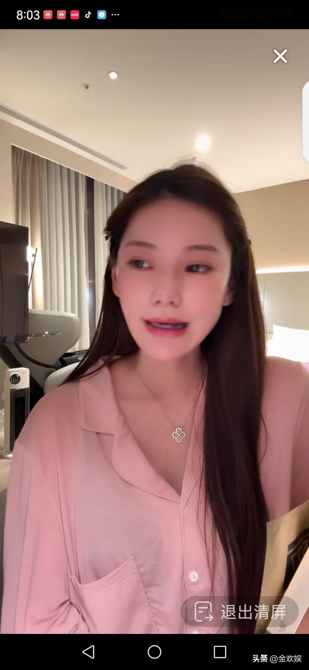 刚刚，马筱梅直播，她回应了与婆婆的关系，说她和婆婆关系很好，并辟谣了婆婆为新生儿