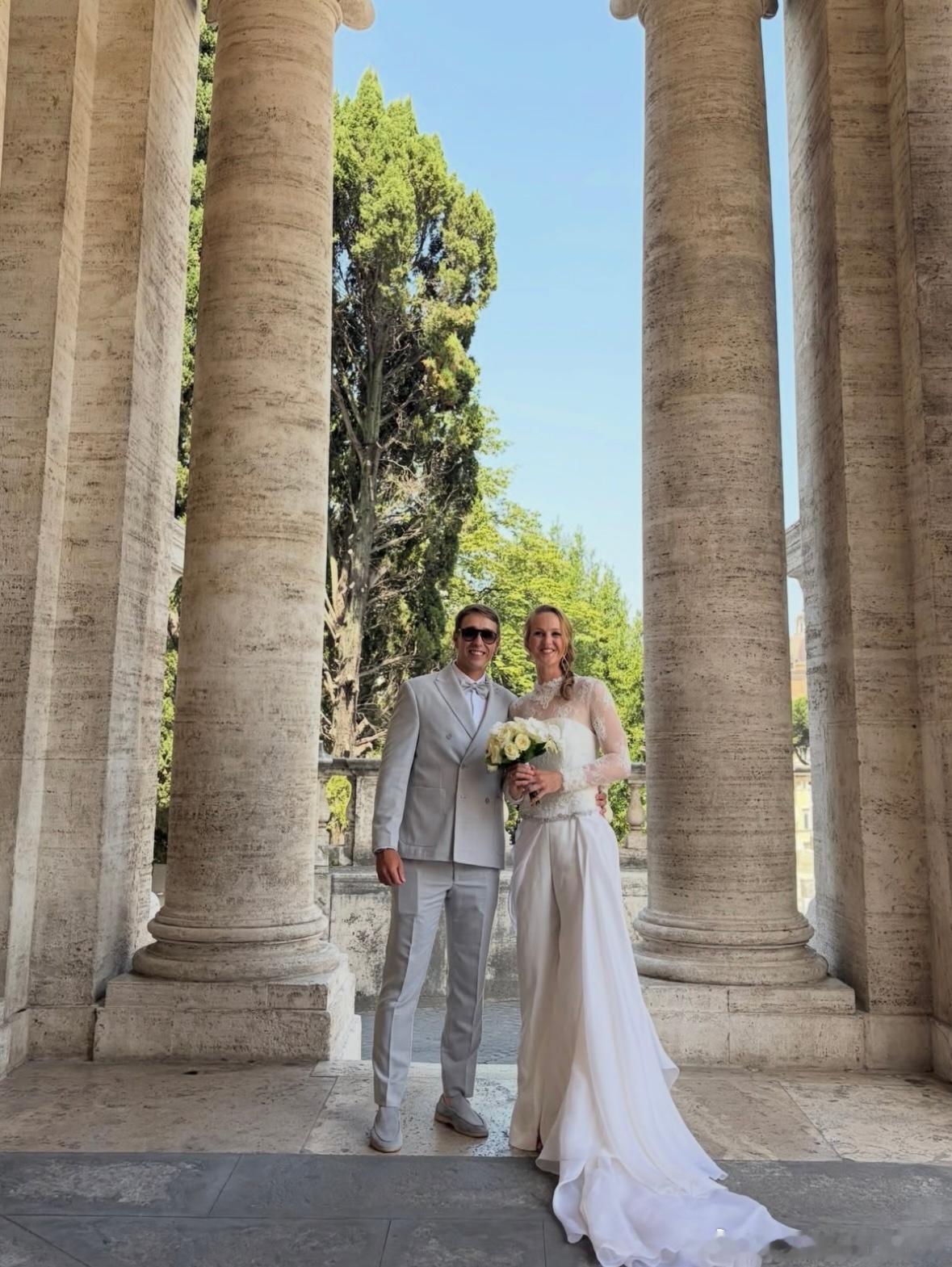 萨姆索诺娃❤️婚礼在罗马圆满举办奶茶娃和Alessandro步入婚姻殿堂！wta