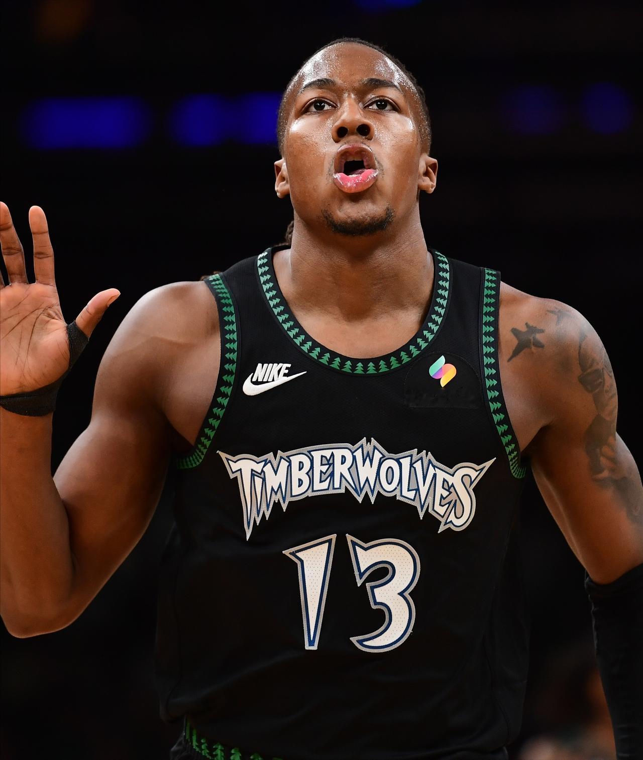 道苏姆杀疯了！森林狼3-1掘金，拿下赛点！

这比赛，迪文琴佐和爱德华兹先后重伤