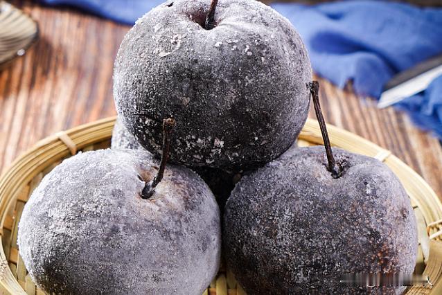 执笔写心，分享人生感悟
[微风]童年的冻梨(三)[微风]
哈尔滨的冻梨是我在东北