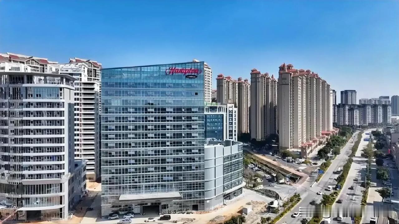 希尔顿欢朋计划今年夏季在泉州台商区开业，招牌已挂在星湖国际，目前加紧内部装潢，台