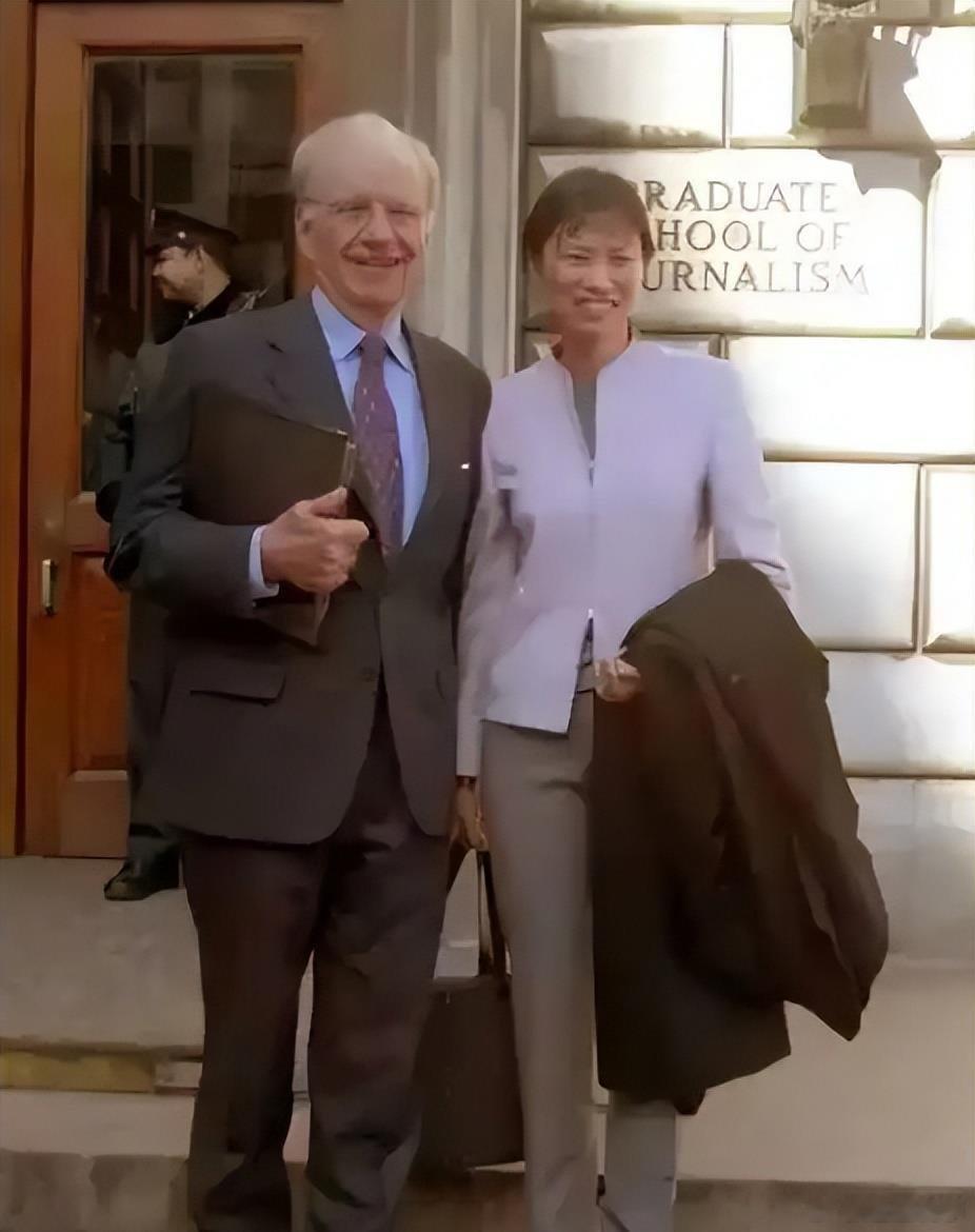 灰姑娘一跑入豪门，遇到的事儿可不少：要么老公劈腿，要么婆婆刁难，反正就免不了被折