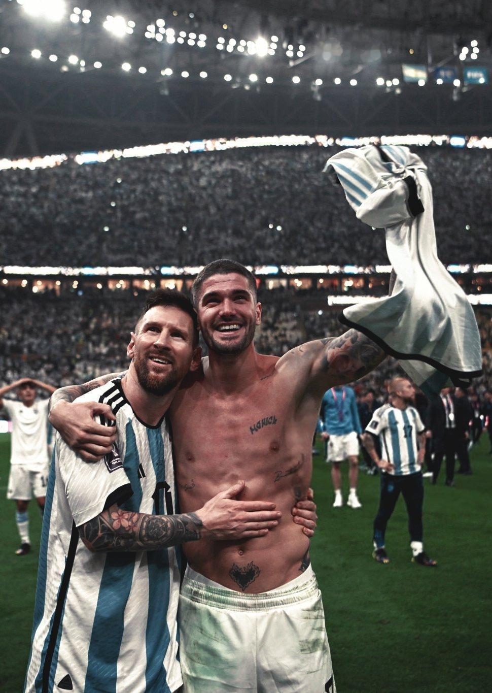 【德宝🥹🥹🥹】德保罗接受采访🎙️：“我害怕梅西有一天会离开国家队。了，我