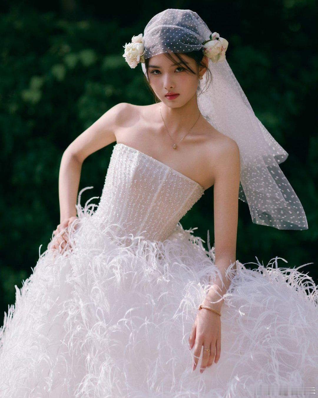 艾米穿婚纱参加尖叫之夜艾米尖叫之夜穿了婚纱 妹妹好漂亮尖叫之夜出图