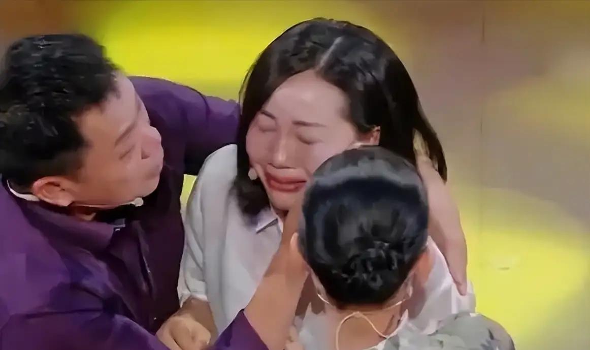 湖南一女子3岁走失，40岁成为千万富豪后，登上电视寻亲，不料，亲生父母无人到场，