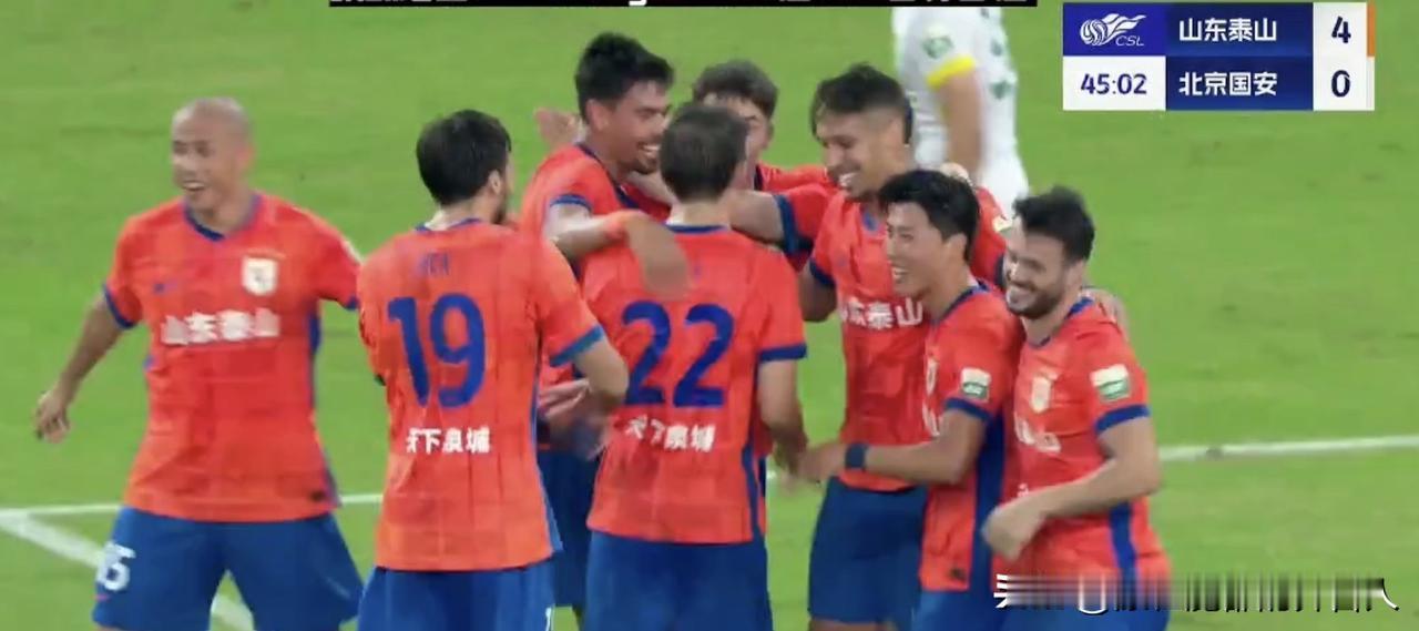 4:0！完美半场！瓦科帽子戏法！克雷桑助攻双响！马德鲁加锦上添花！泰山队半场4: