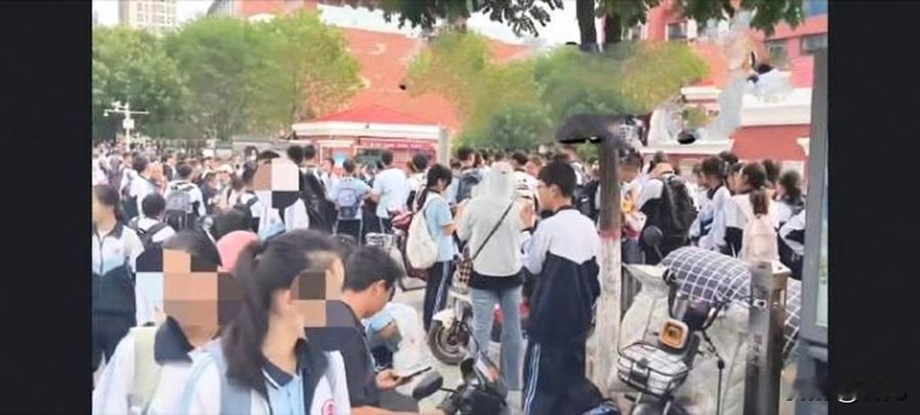 初中生的发型谁说了算？
每年开学季因为“发型”上演闹剧。

8月下旬开学季，宁夏