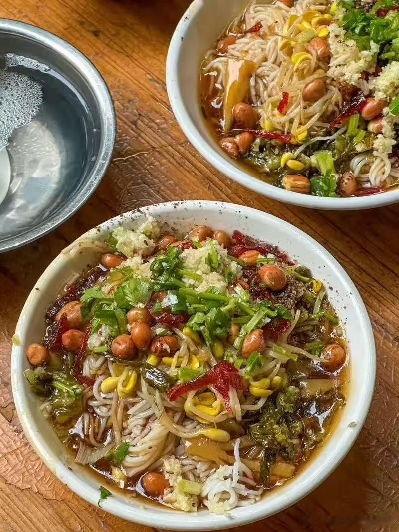 王霏霏说家乡味道是妈妈做的海南粉家乡美食大赛 提起家乡第一反应就是妈妈做的粉，王