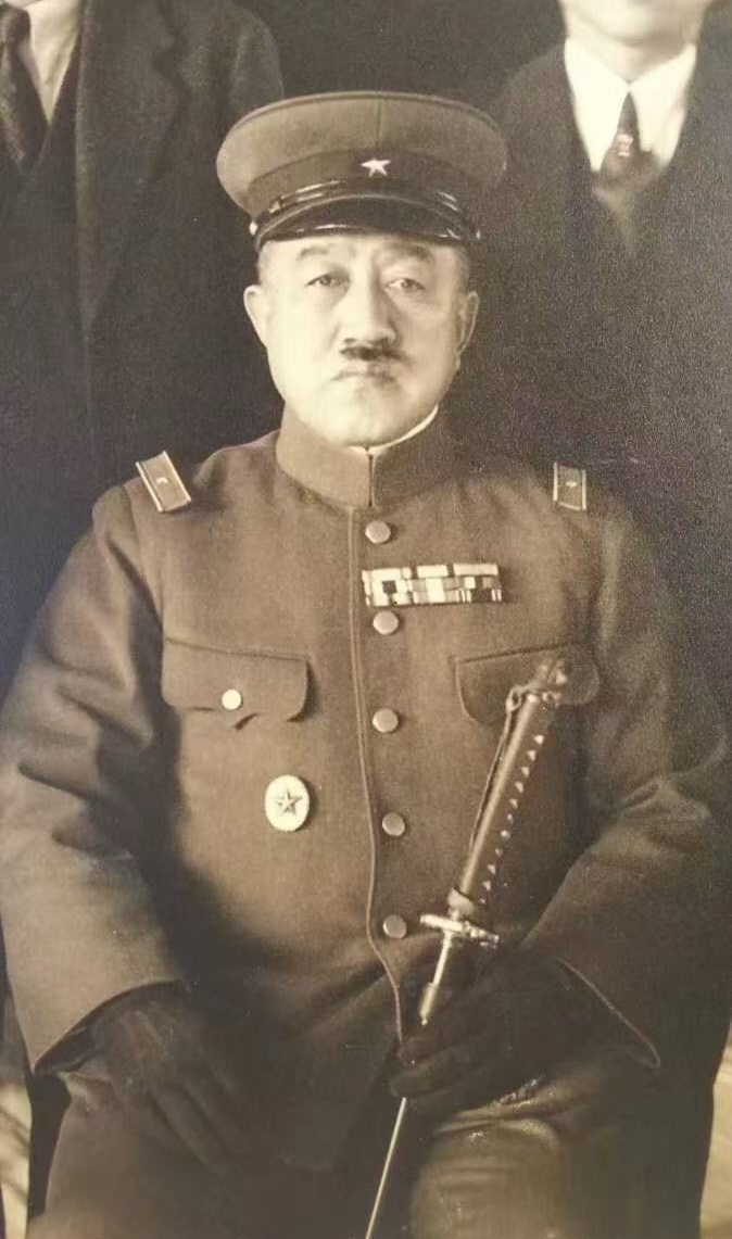 铭记历史现在网络上汉奸间谍很多，个人觉得用“汉奸”这个词不太准确，因为他们很多人