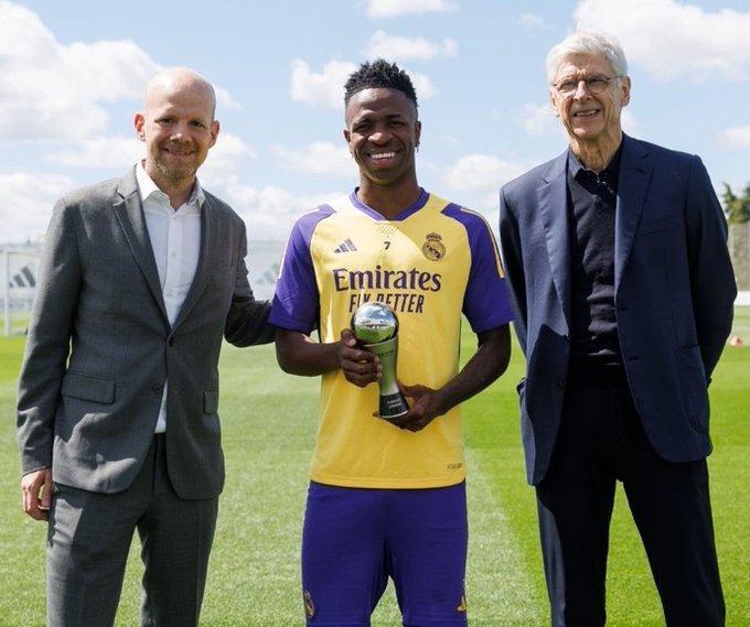 欧洲转会新闻！
★蓝月小熊！
曼城希望维尼修斯不要和皇马续约，并希望其成为蓝月的