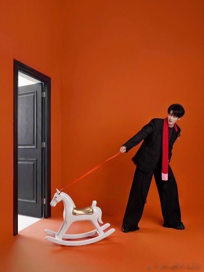 檀健次马年新春大片好有意思，潮流和都市感 