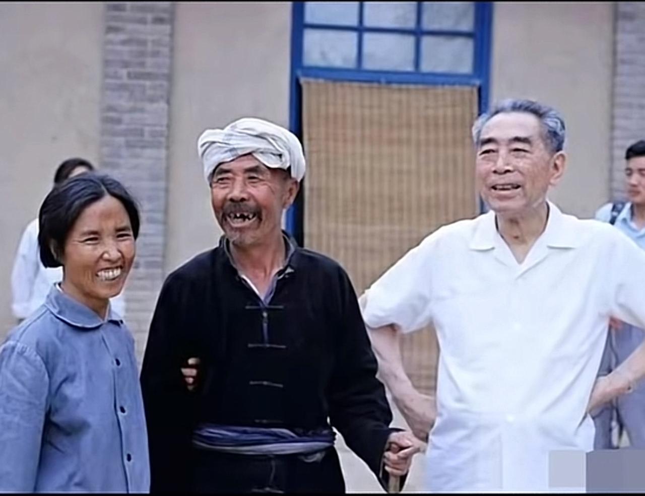 1973年6月9日，周恩来总理最后一次回延安。当时他已身患重病，陪外宾到访，在延