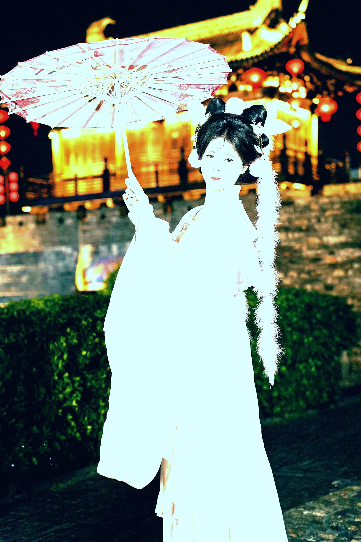 小姐姐为了找我拍冷白皮，坐了1000多公里火车找我拍，拍完她直接乐坏了，非常满意