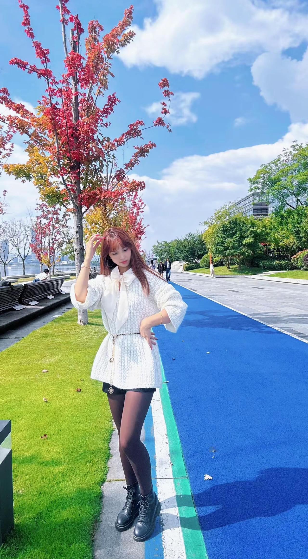 听说88年的龙和属鸡的是绝配，全网寻找93年，81年属的鸡男孩，做不成夫妻，拜不