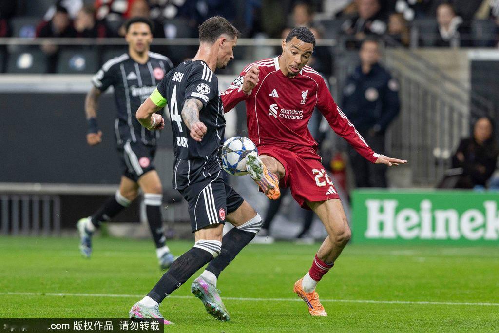 欧冠联赛第3轮继续进行，利物浦做客德国德意志银行球场5-1逆转法兰克福，结束正赛