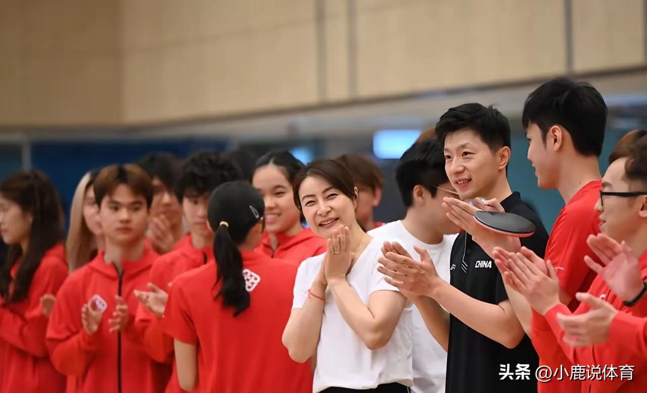 不比赛才是真养状态！马龙这状态绝了
一停下来休整。
马龙整个人直接焕新。
37岁