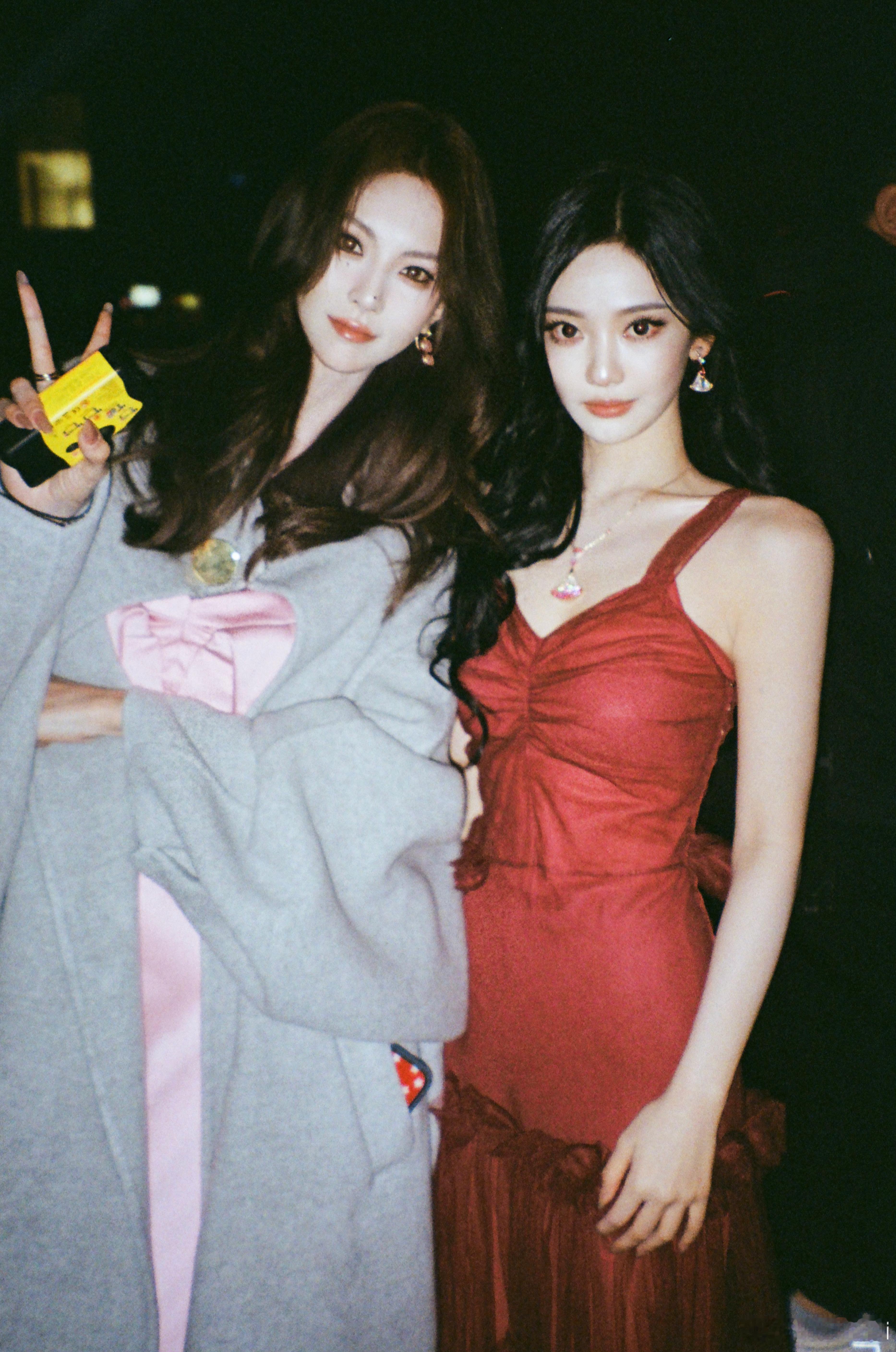 🎞️✨胶片她记得：每个时空的尘埃 