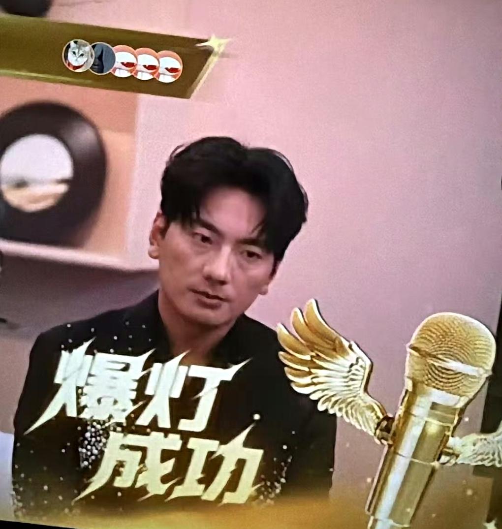 这完全可以理解，海来阿木黑脸，这是对一个朋友的愧疚，他心情不好也是可以理解的。