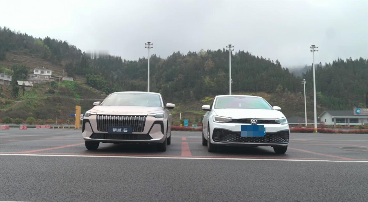 德系底子+国潮诚意：荣威i6真能让朗逸车主“眼红”吗？
 
最近有个话题挺有意思