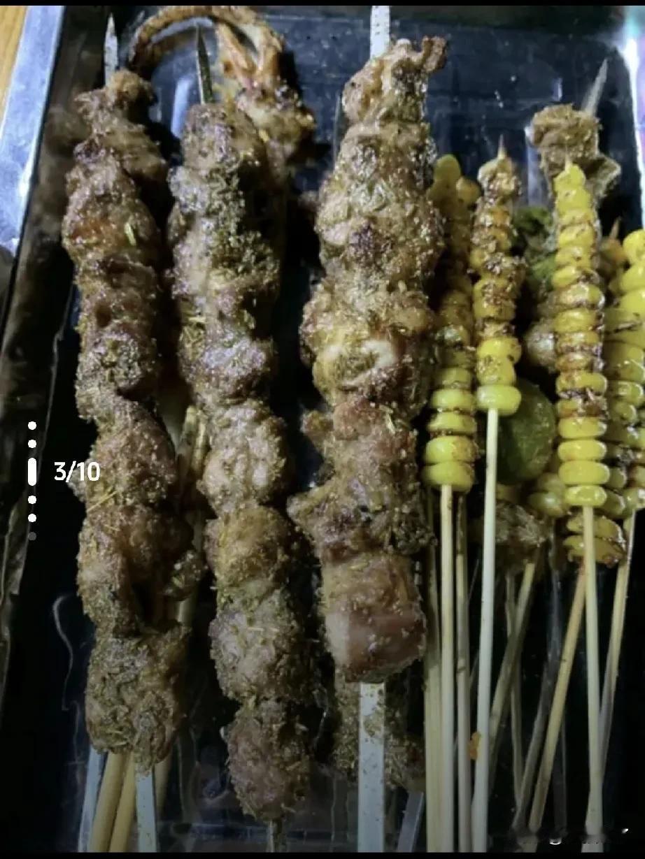 看了老霍记饸饹面老板之前的视频，才发现他真的很有商业头脑，拿羊肉当吸引流量的密码