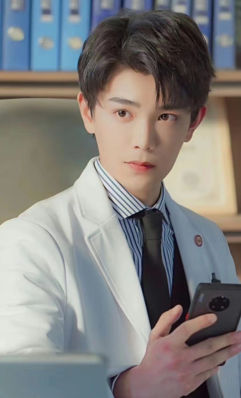 丁禹兮现在是发腮了吗？ ​​​