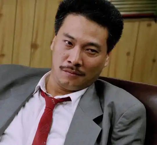 非常现实的一段话：“男人如果有钱，最不值钱的就是女人；男人如果没有钱，最值钱的就
