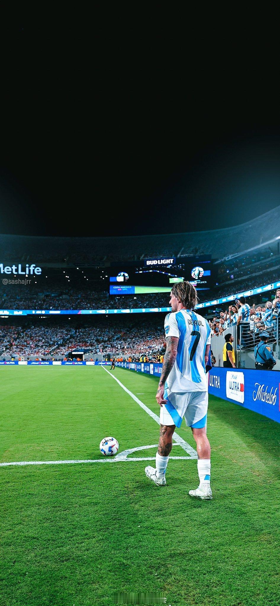 #阿根廷vs加拿大##美洲杯# 恭喜阿根廷晋级决赛，恭喜德保罗和莫利纳！德保罗还