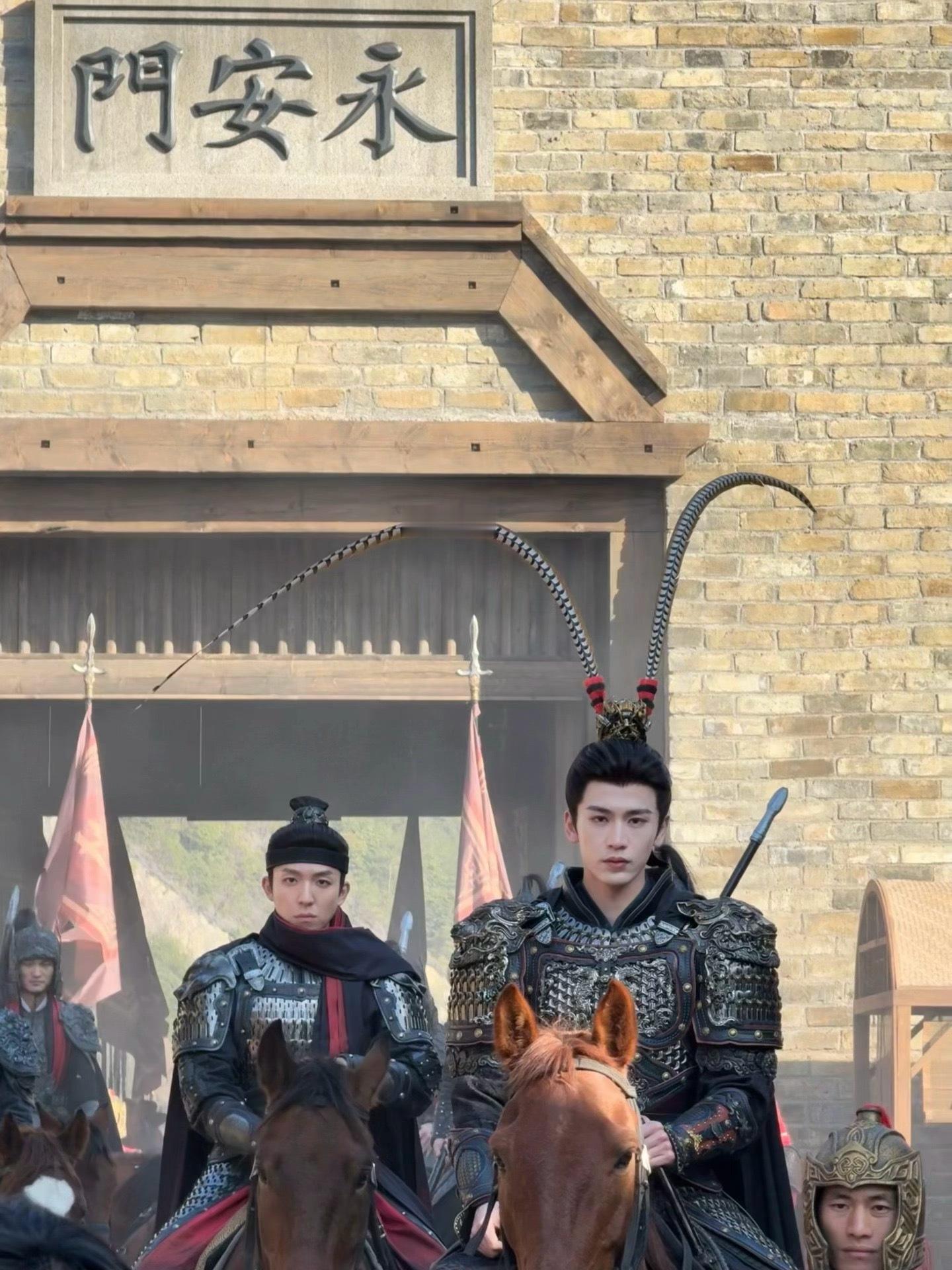 张凌赫谢征骑马live图张凌赫晒谢征骑马live图张凌赫切大号了，发谢征骑马li