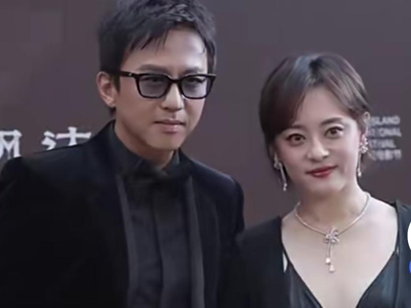 邓超孙俪夫妻同框，两人不在状态。

被外界看好的“模范夫妻”，在《阿凡达3》的红